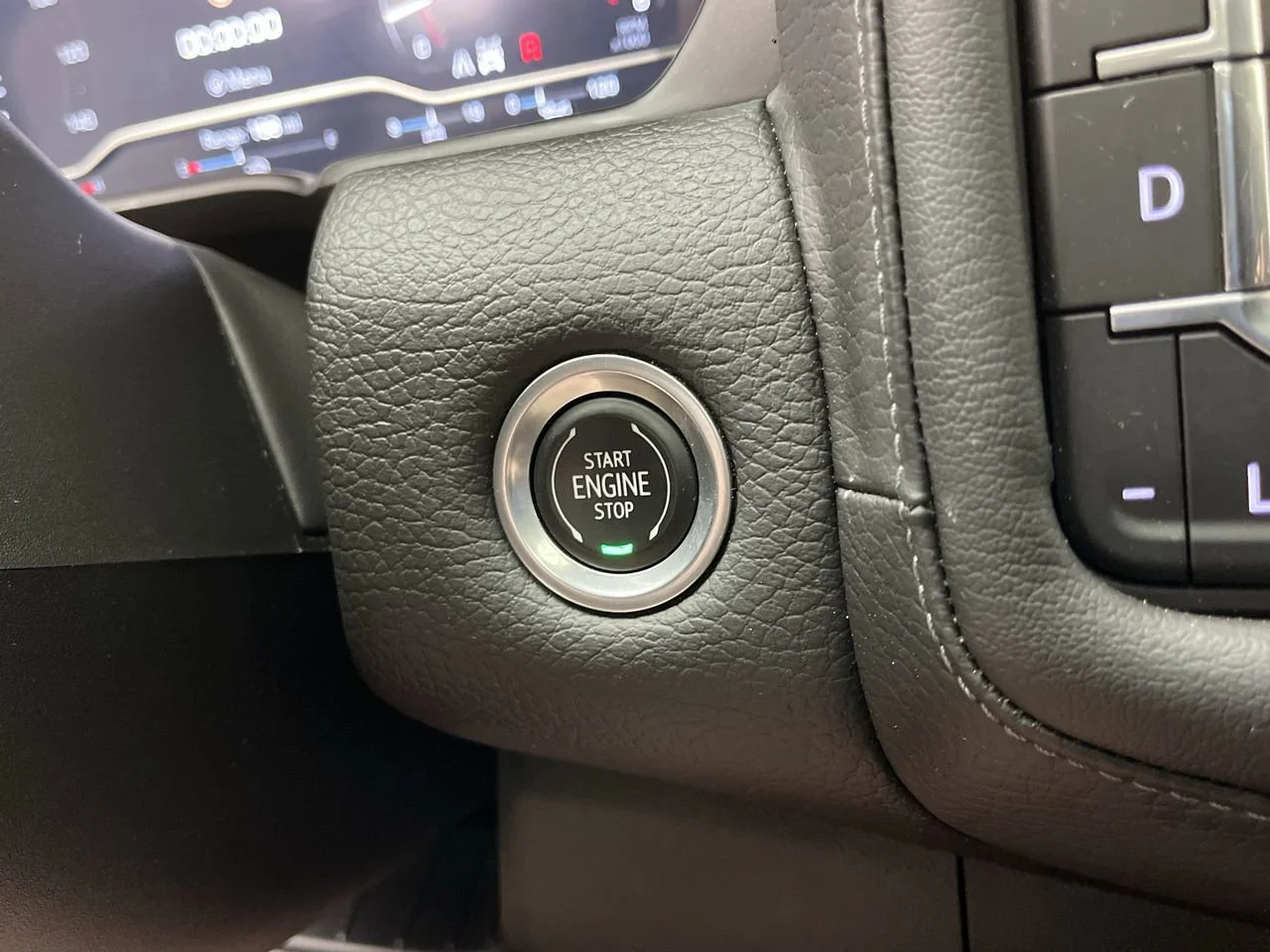 Used 2023 Sterling Metallic GMC Denali image 29