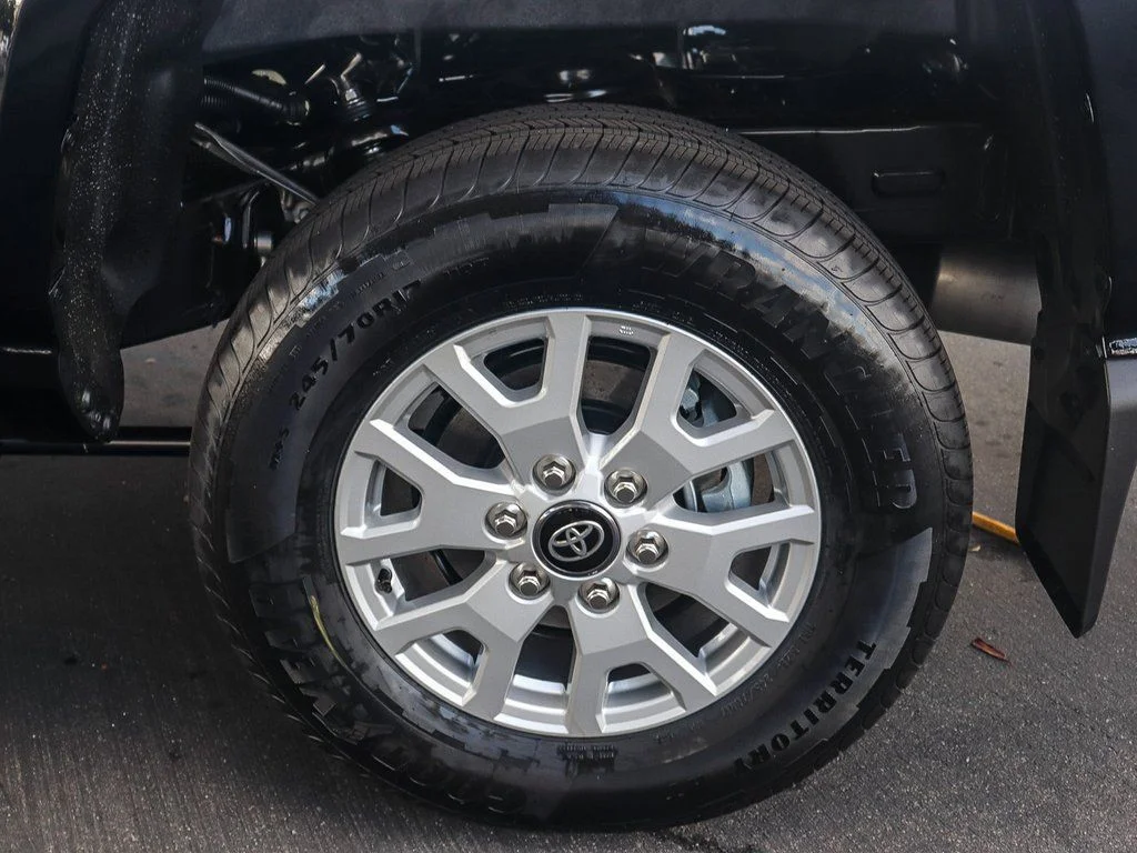 2026 Toyota Tacoma SR5 - Photo 9