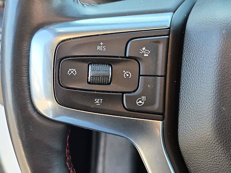 Used 2019 SUMMIT WHITE Chevrolet RS image 17
