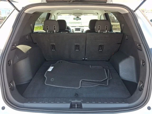 Used 2020 Summit White Chevrolet LS image 27