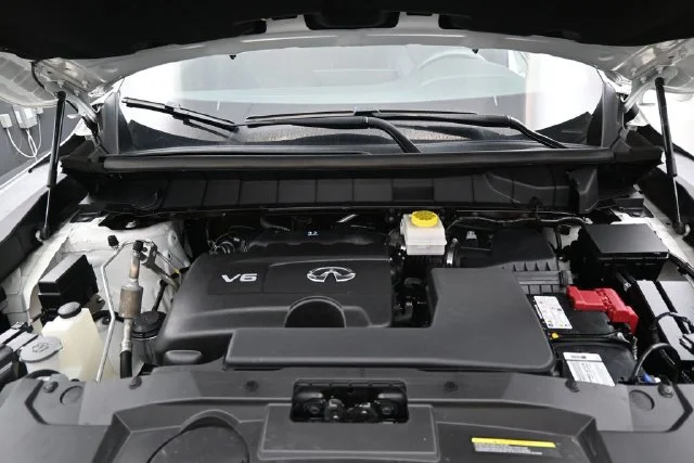 Used 2024 White INFINITI PURE image 43