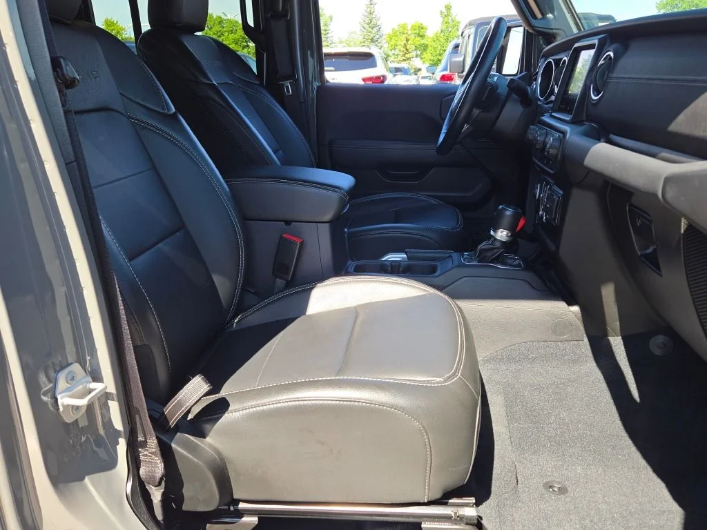 Used 2022 Gray Jeep Overland image 7