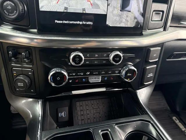 Used 2023 Gray Ford Lariat image 31