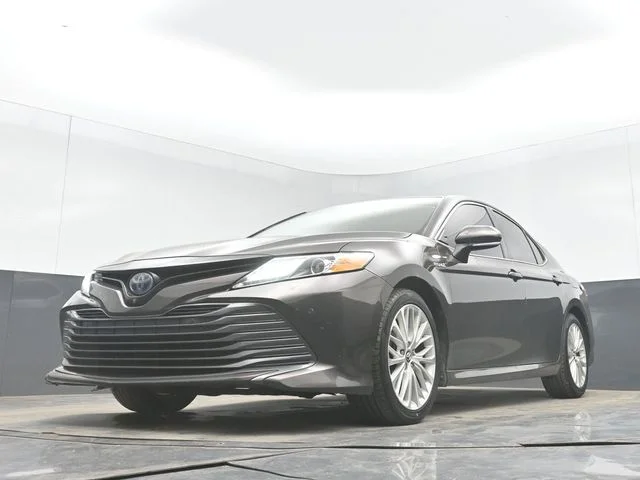 Used 2018 Brown Toyota XLE image 43