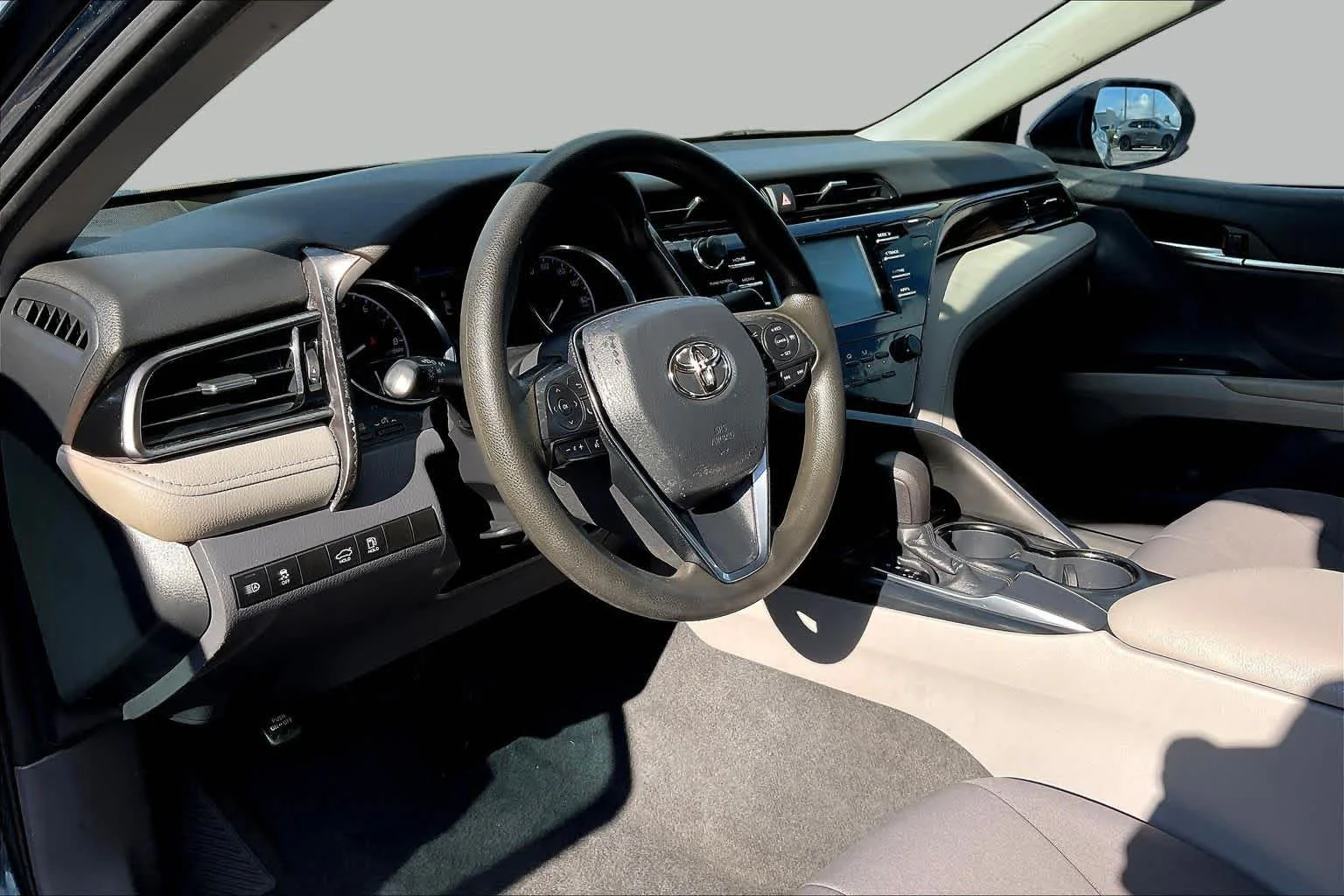 Used 2019 Galactic Aqua Mica Toyota L image 16