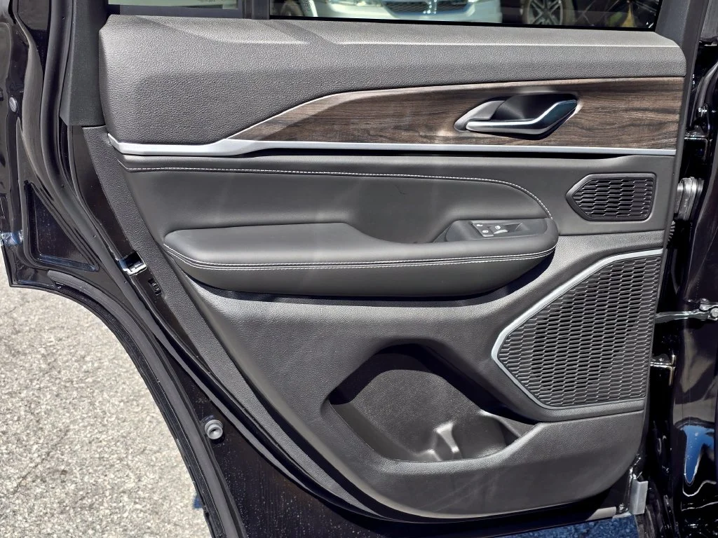 New 2027 Black Jeep Limited Reserve image 37