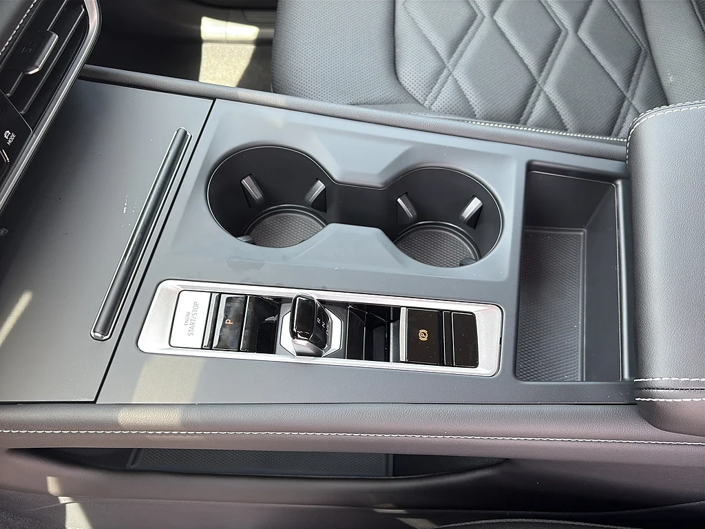 New 2026 Deep Black Pearl Volkswagen 2.0T SE FWD image 30