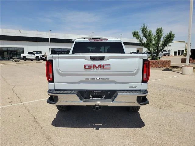 Used 2026 Glacier White Tricoat GMC SLT image 4