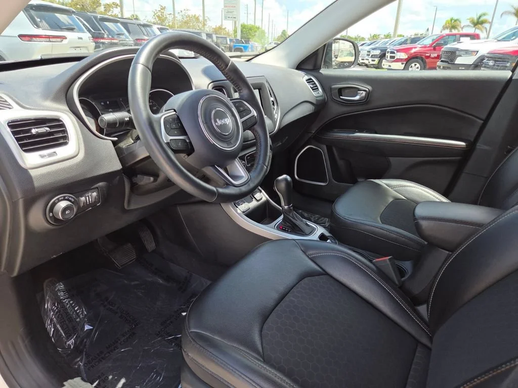 Used 2019 White Clearcoat Jeep Latitude image 29