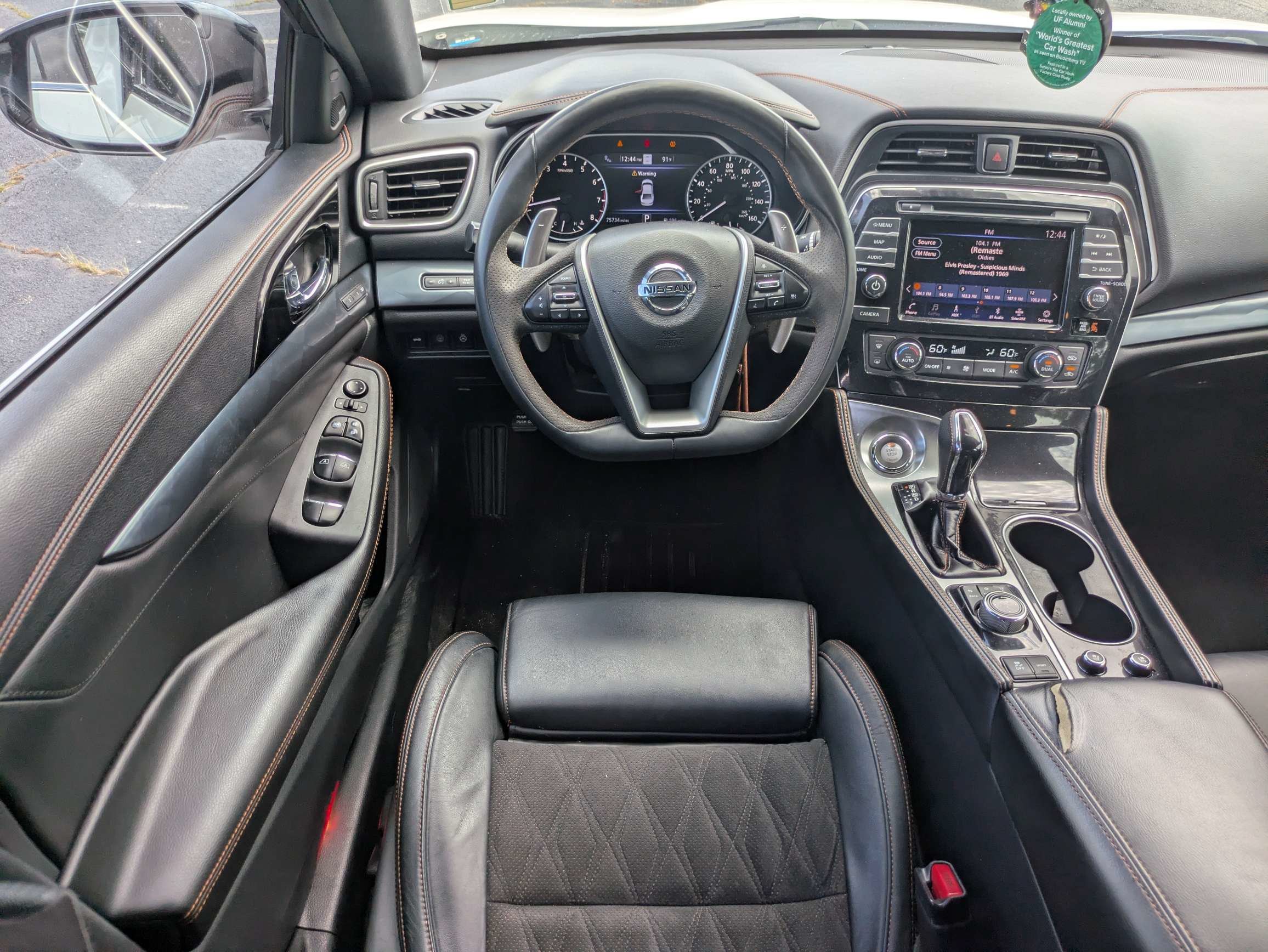 Used 2022 White Nissan SR image 12