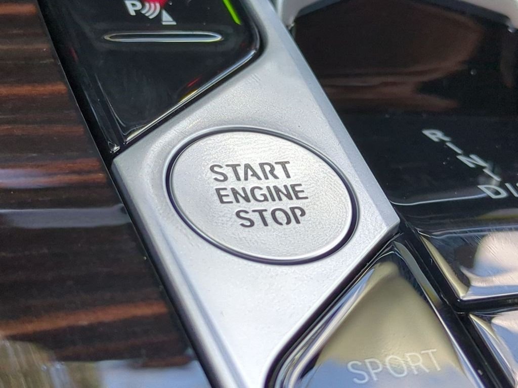 New 2027 Gray Metallic BMW xDrive40i image 28