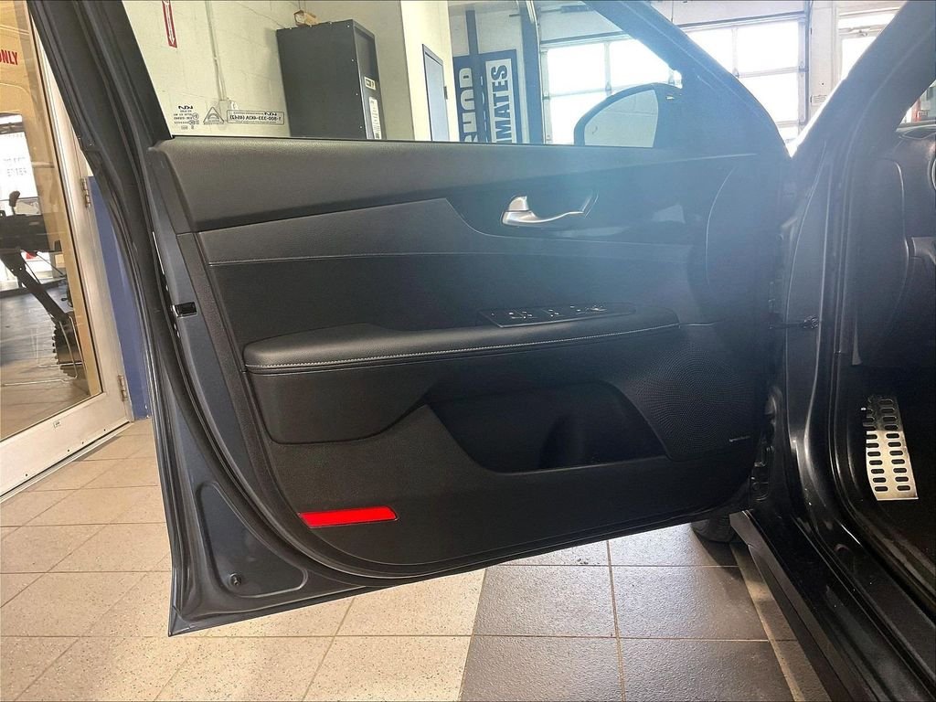 Used 2024 Gray Kia GT-Line image 9