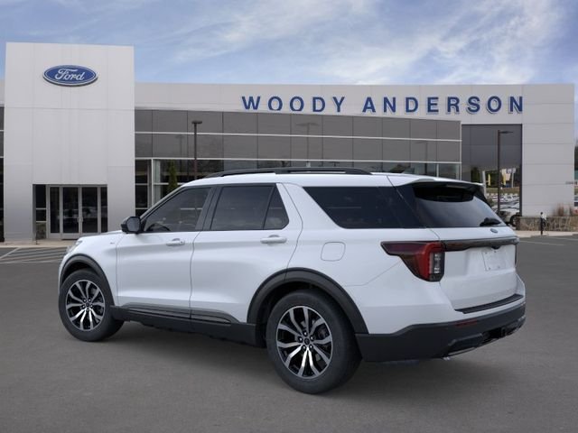 New 2026 Space White Metallic Ford ST-Line image 4