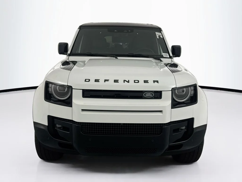 New 2026 Fuji White Land Rover X-Dynamic SE image 2