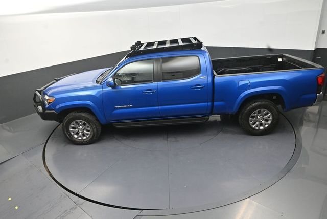 Used 2018 Blue Toyota SR5 image 26