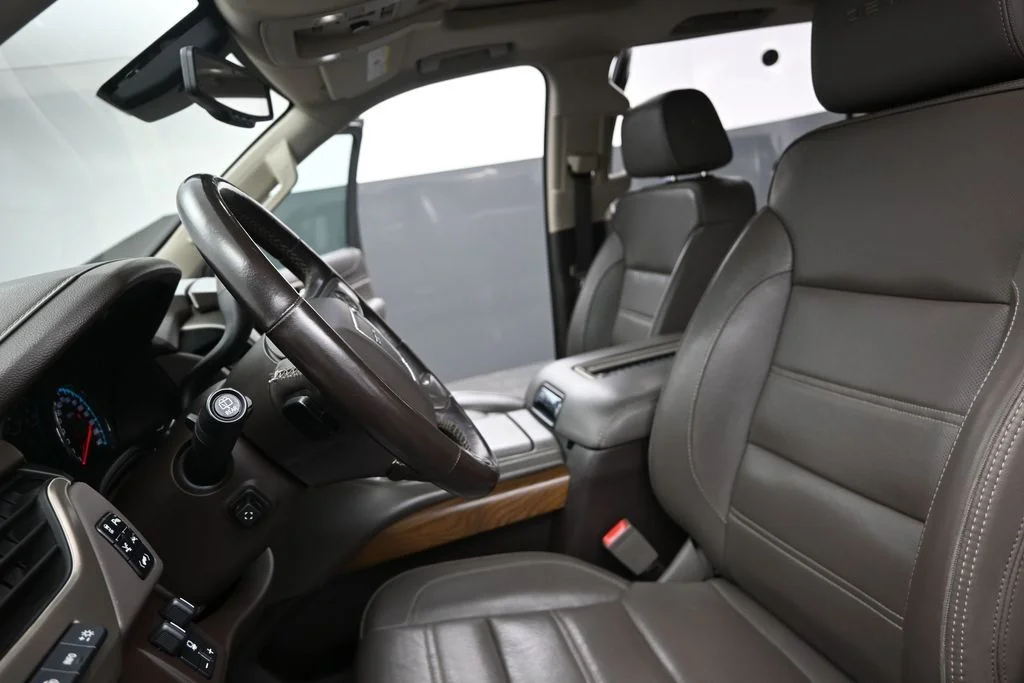 Used 2019 Gray GMC Denali image 22