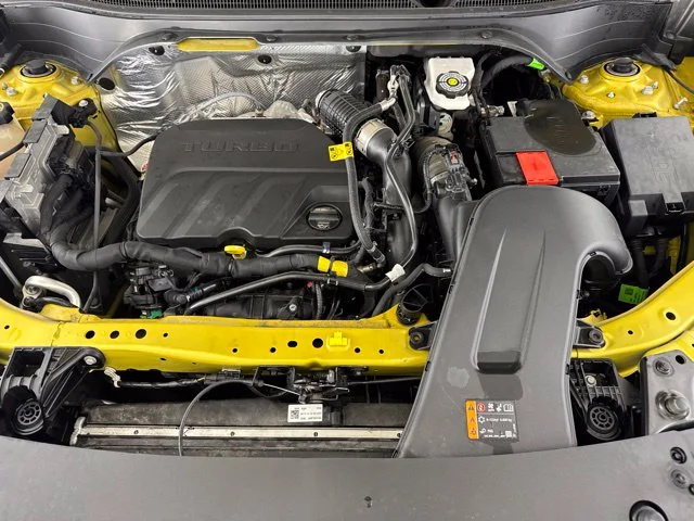 Used 2025 Yellow Chevrolet 2RS image 39
