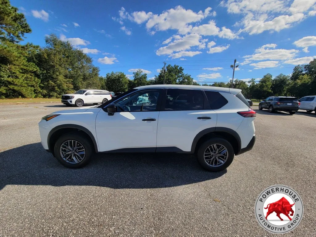 Used 2023 White Nissan S image 3