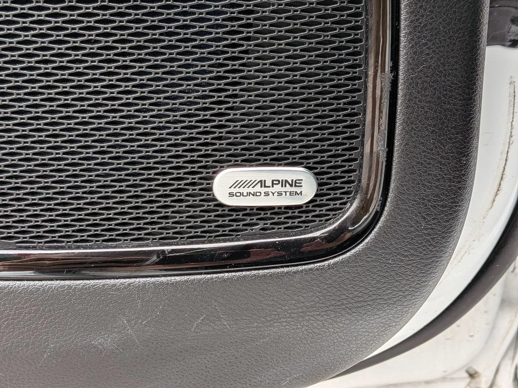 Used 2023 White Jeep Limited image 11