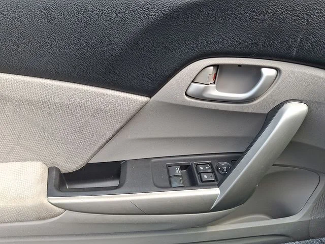 Used 2013 Gray Honda LX image 18