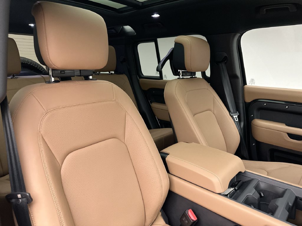 New 2026 Carpathian Grey Prem Met Land Rover X-Dynamic SE image 6