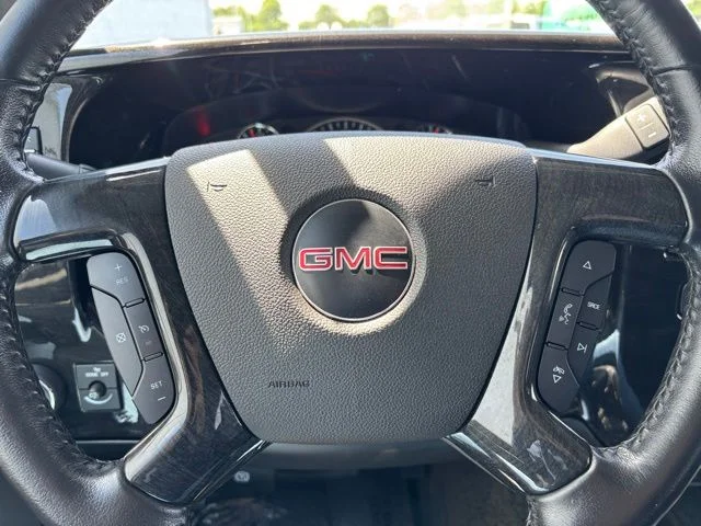 Used 2020 Summit White GMC Explorer Limited SE image 27