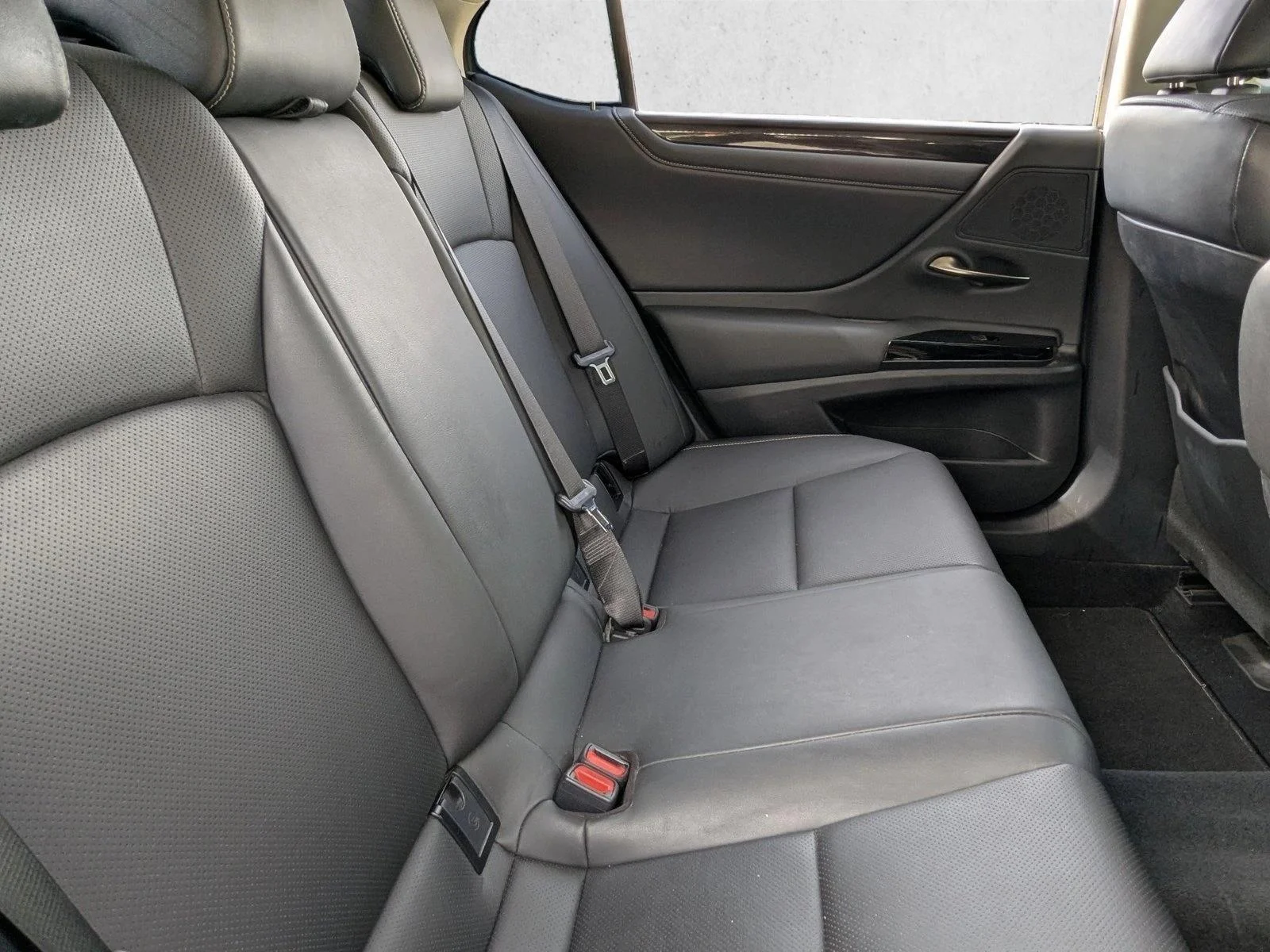 2024 Lexus ES 350 - Photo 19
