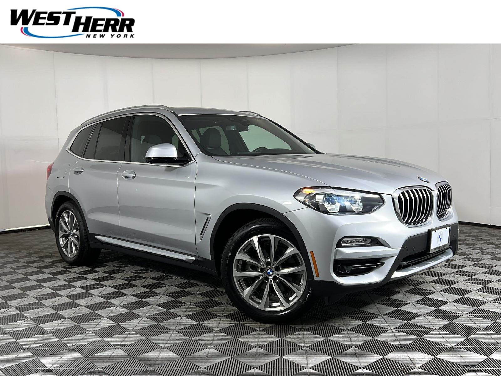 Used 2019 Glacier Silver Metallic BMW xDrive30i image 1
