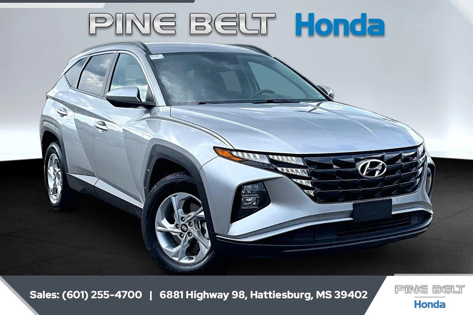 Used 2024 Shimmering Silver Hyundai SEL image 1