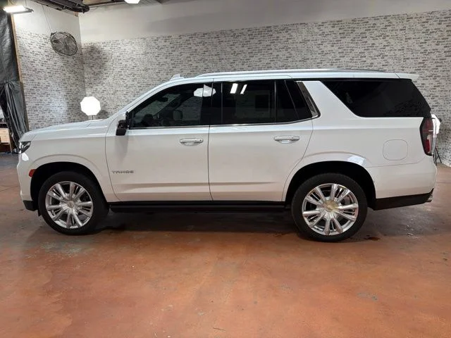 Used 2022 Iridescent Pearl Tricoat Chevrolet High Country image 4