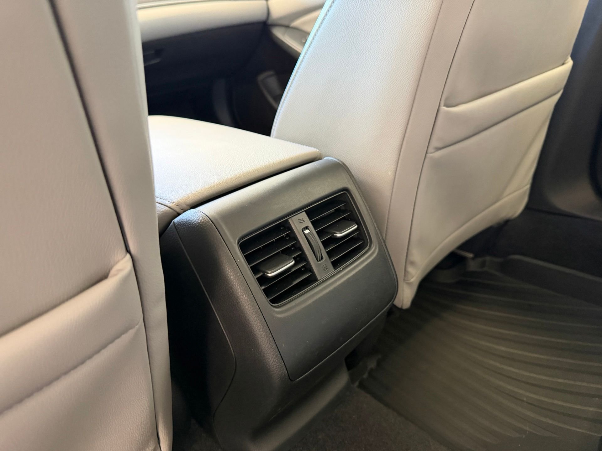 Used 2018 Silver Honda Touring image 32