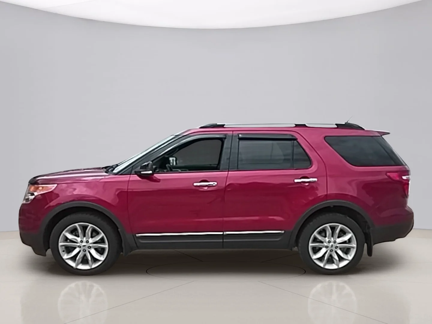 Used 2013 Red Ford XLT image 2