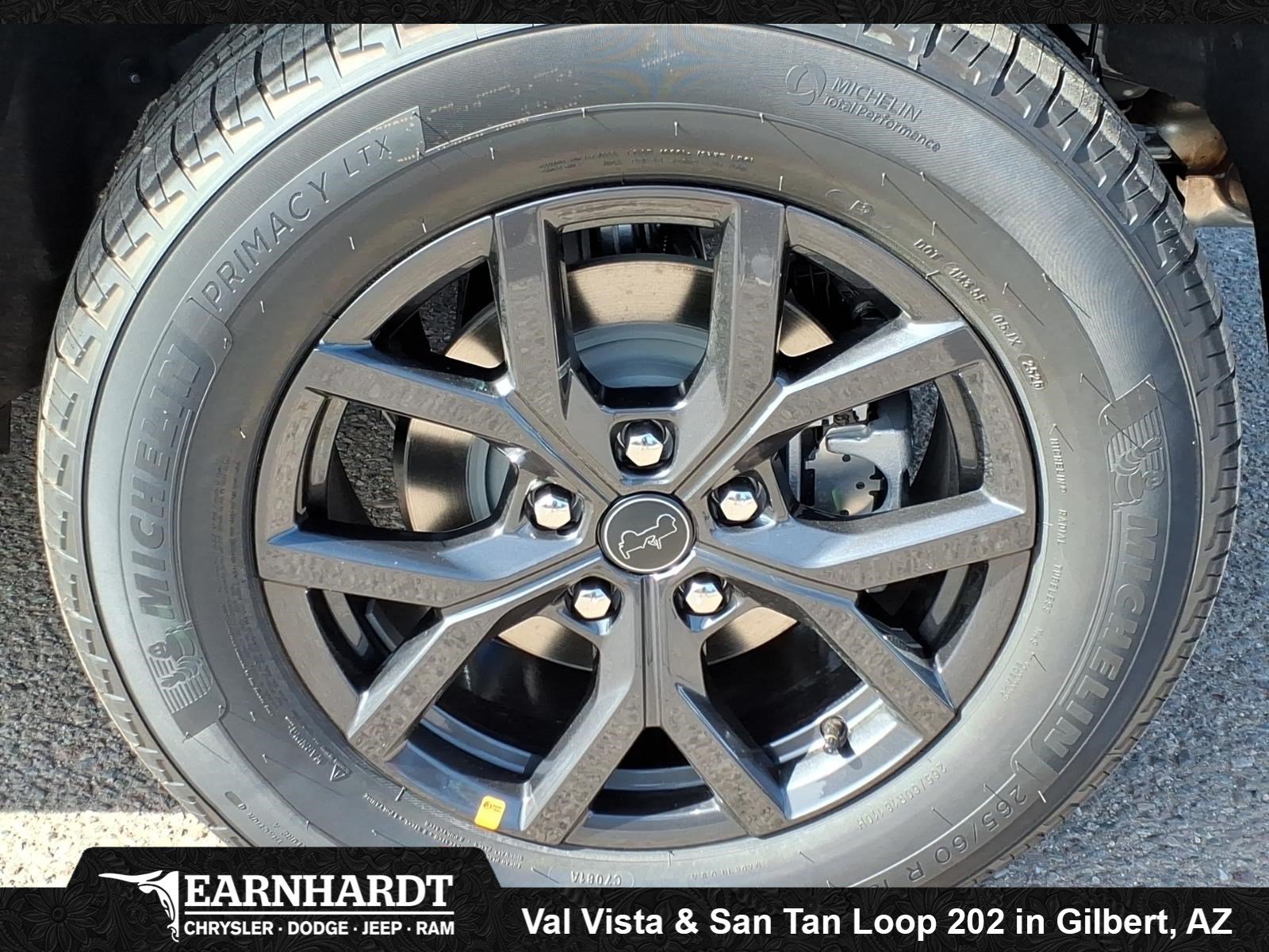 New 2027 Sting-Gray Clear-Coat Paint Jeep Laredo Altitude image 4