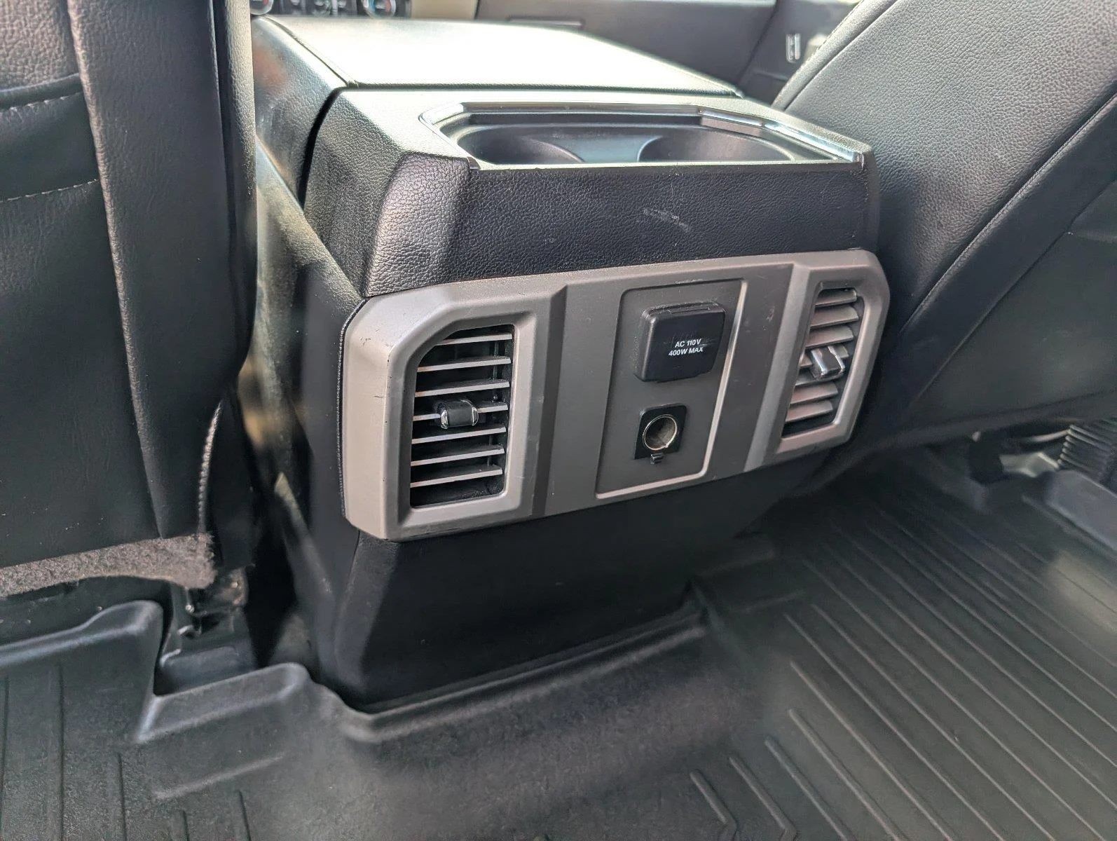 Used 2017 White Platinum Metallic Tri-Coat Ford Lariat image 31