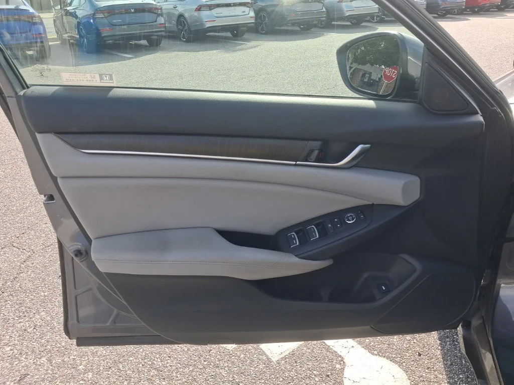 Used 2018 Gray Honda EX image 21