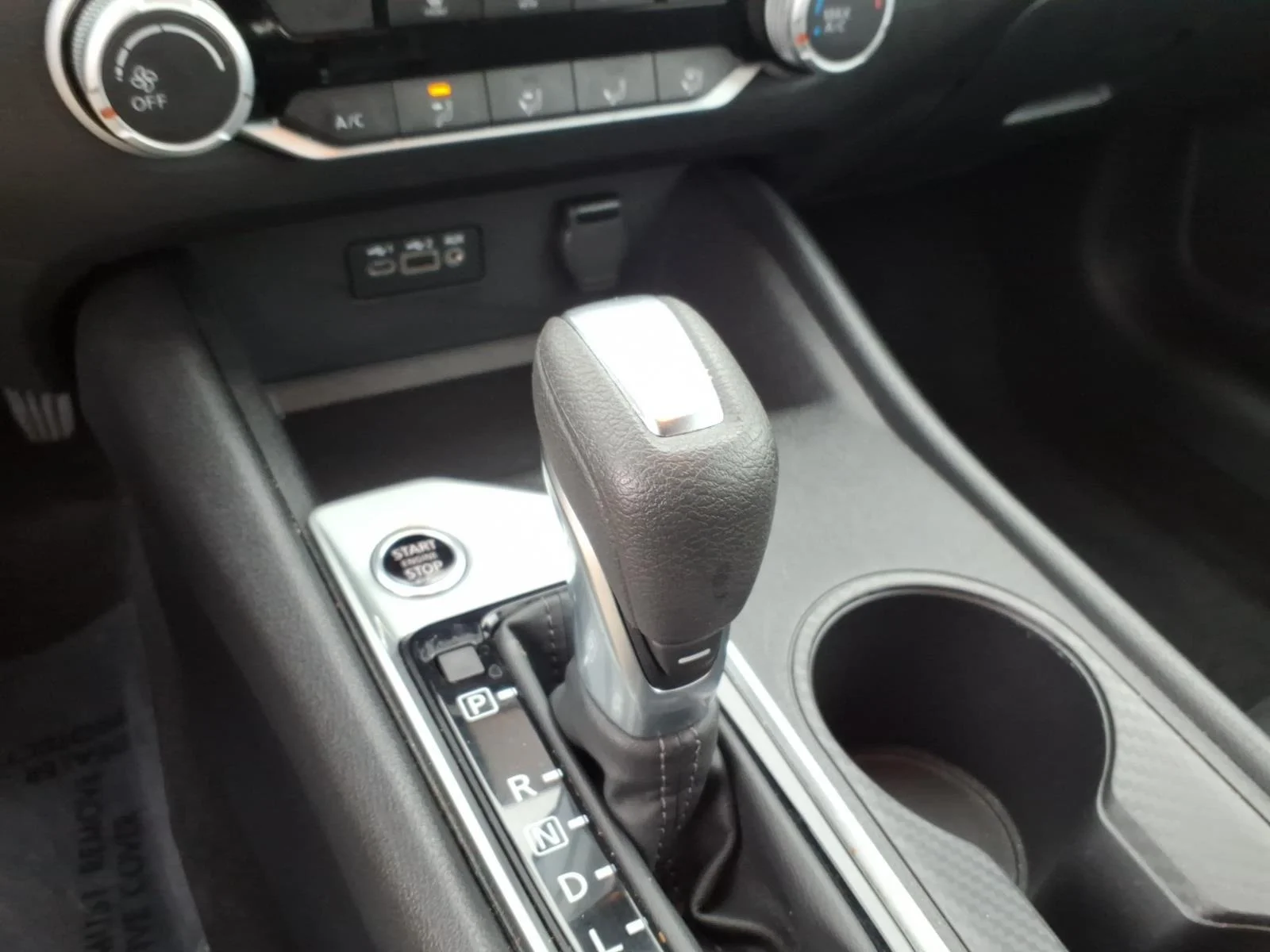 Used 2025 Super Black Nissan SV image 5