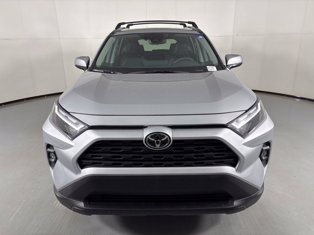 Used 2025 Silver Toyota XLE Premium image 3