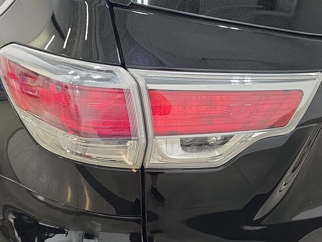 Used 2016 Black Toyota Limited Platinum V6 image 32