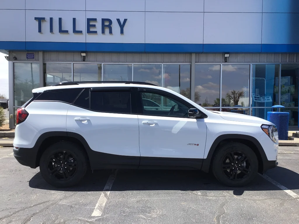 2023 GMC Terrain AT4 AWD's photo