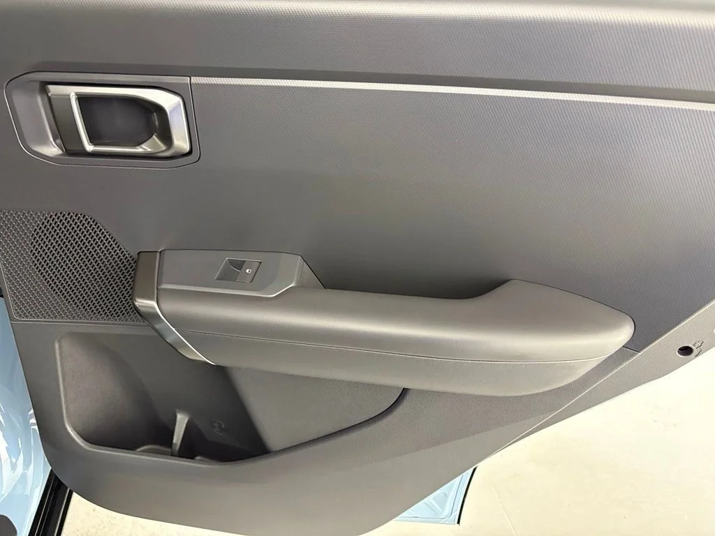 New 2027 Frost Blue / Black Roof Kia X-Line S image 37
