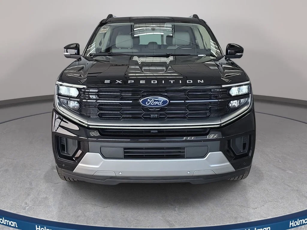 Used 2025 Agate Black Metallic Ford Platinum image 3