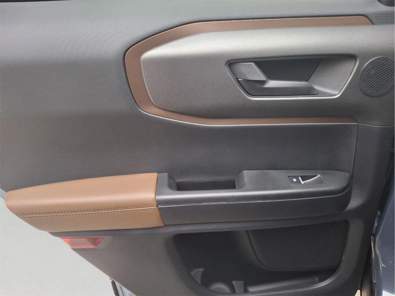 New 2025 Azure Gray Metallic Tri-Coat Ford Outer Banks image 11