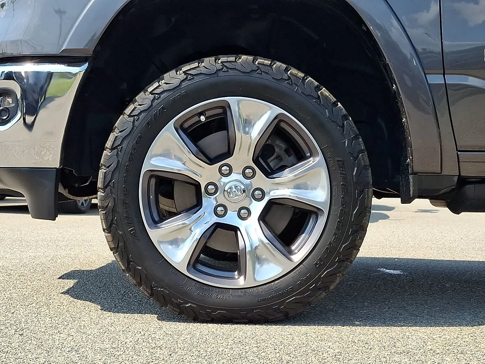 Used 2021 Granite Crystal Metallic Clearcoat Ram Laramie image 9