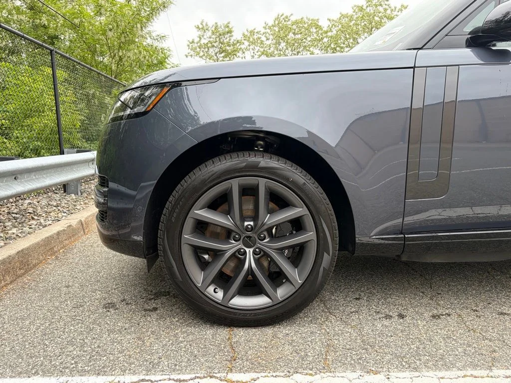 New 2026 Varesine Blue Land Rover SE image 9