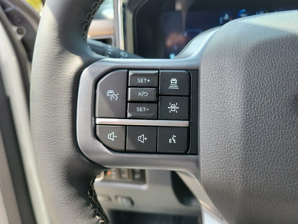 New 2026 Star White Metallic Tri-Coat Ford F-250® Lariat® image 16