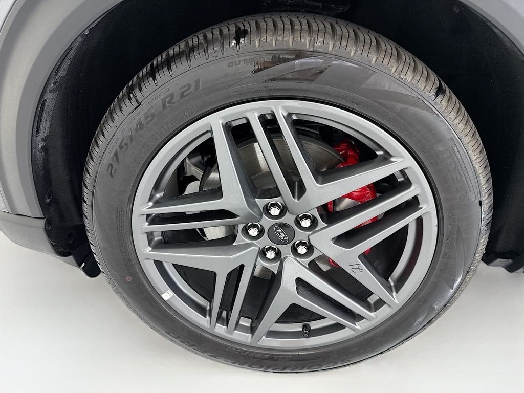 Used 2025 Gray Metallic Ford ST-Line image 30