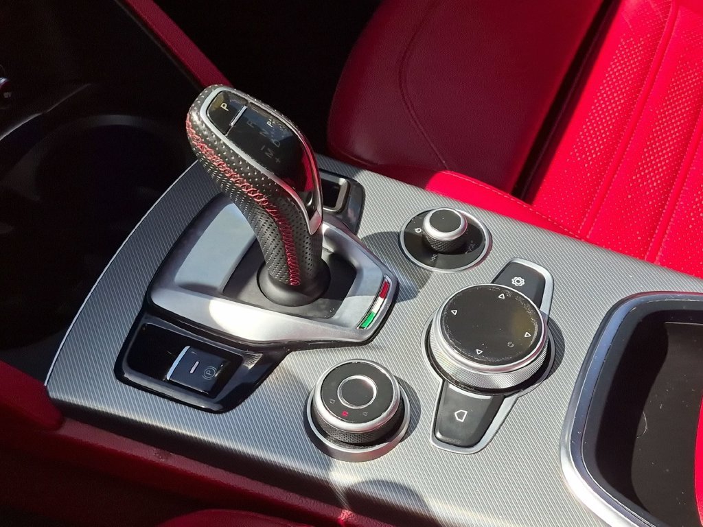 Used 2021 White Alfa Romeo Ti Sport image 17