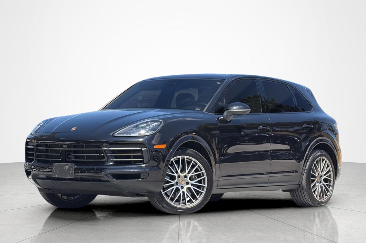2022 Porsche Cayenne Platinum Edition's photo