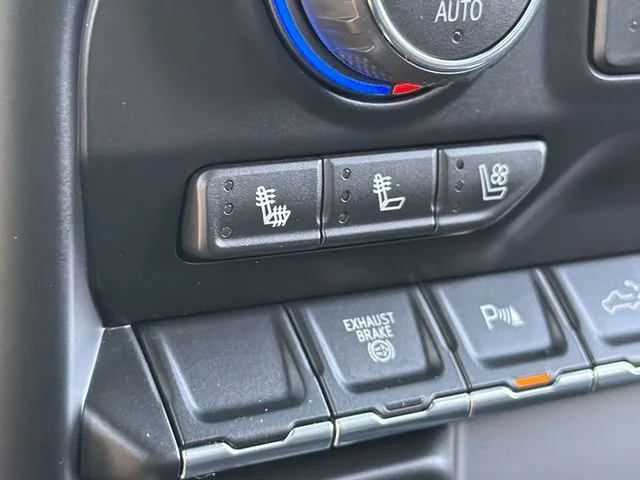 Used 2021 White Chevrolet LTZ image 27