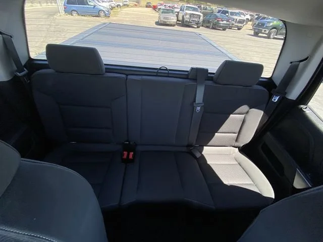 Used 2019 SILVER ICE METALLIC Chevrolet LT image 21